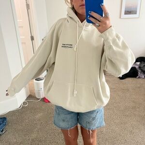 Brandy Melville Off the Lip Sweatshirt